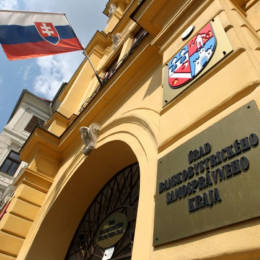 [Školy za demokraciu] Ktorí kandidáti na župana BBSK naozaj vnímajú vzdelávanie ako prioritu?